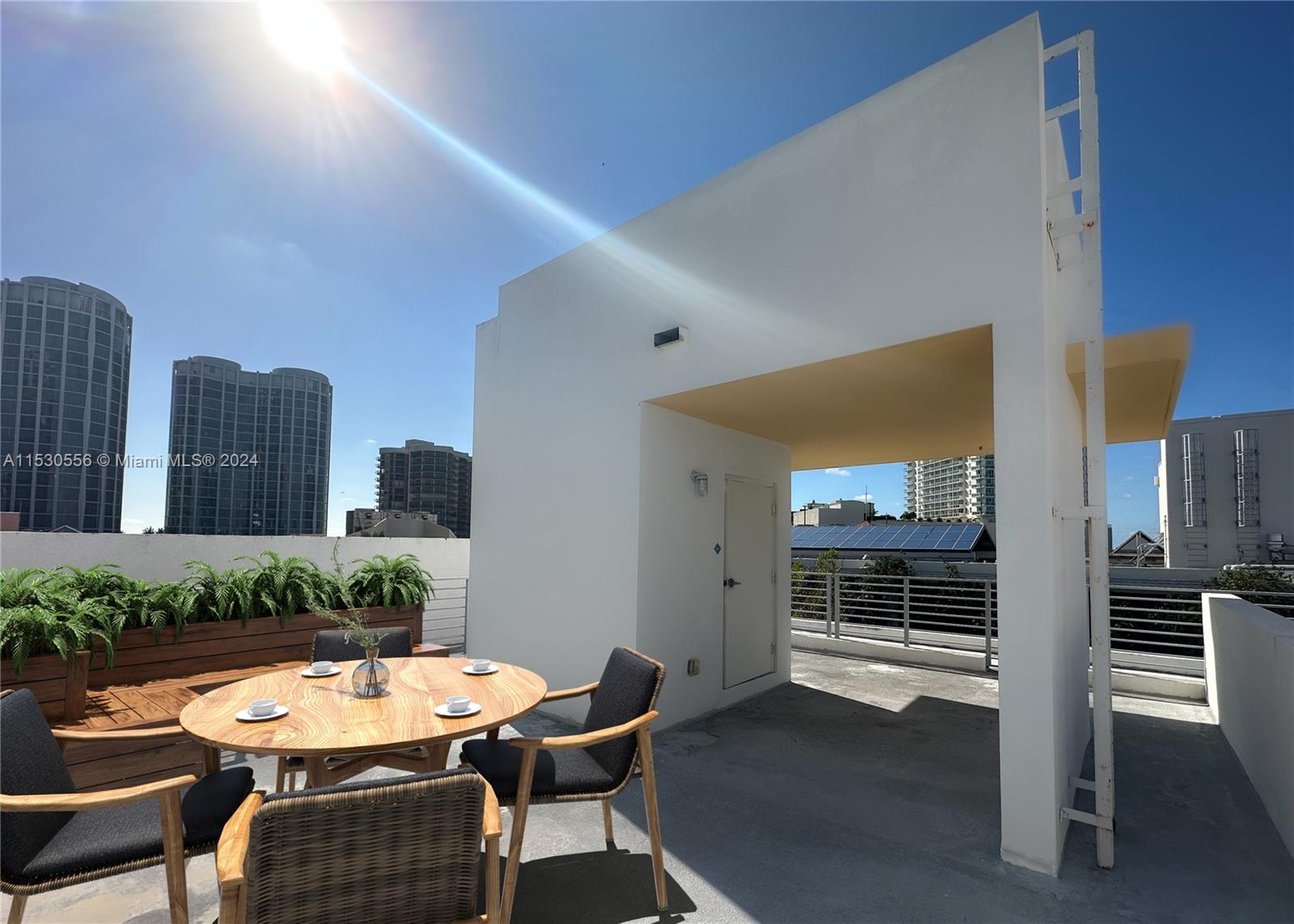 LOFTS AT MAYFAIR CONDO - Residential Lease
