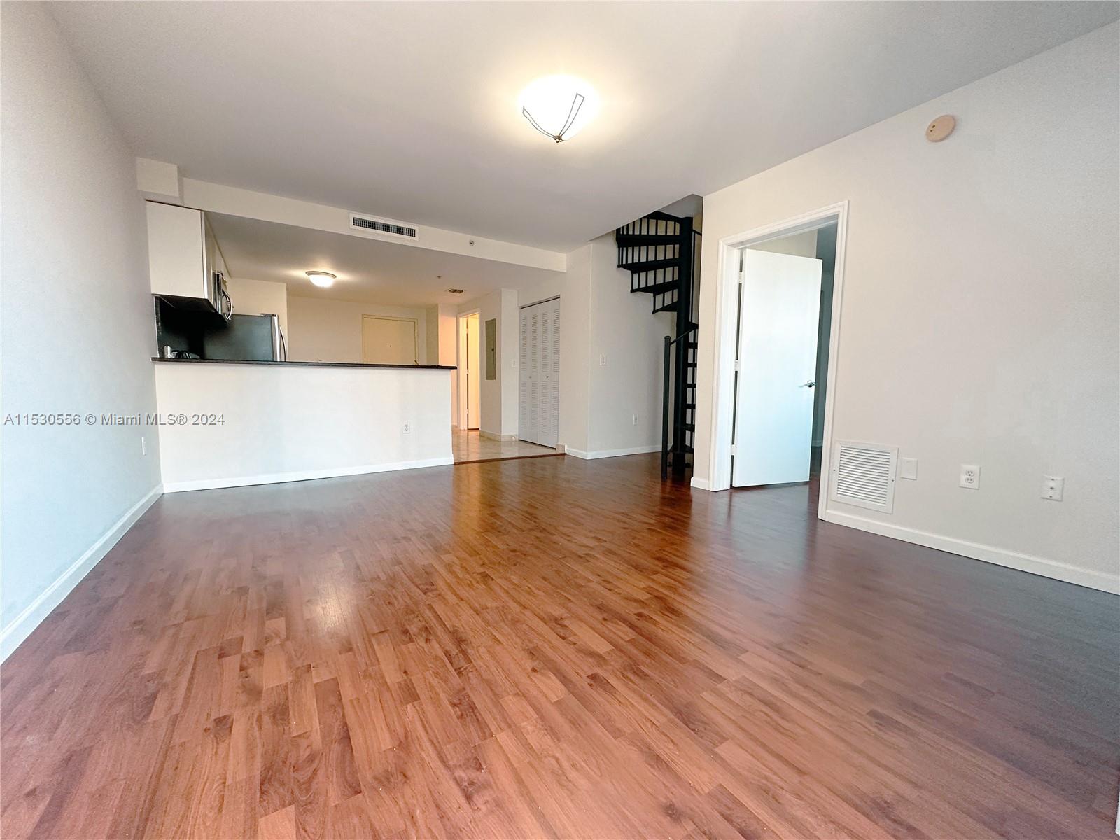LOFTS AT MAYFAIR CONDO - Residential Lease