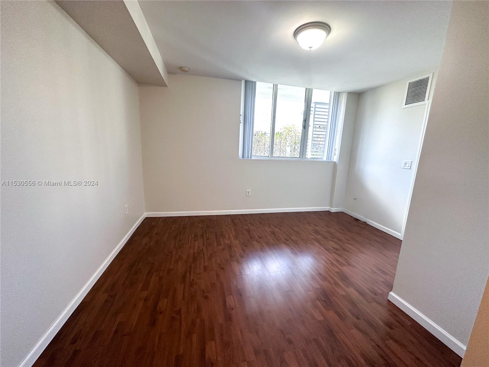 LOFTS AT MAYFAIR CONDO - Residential Lease