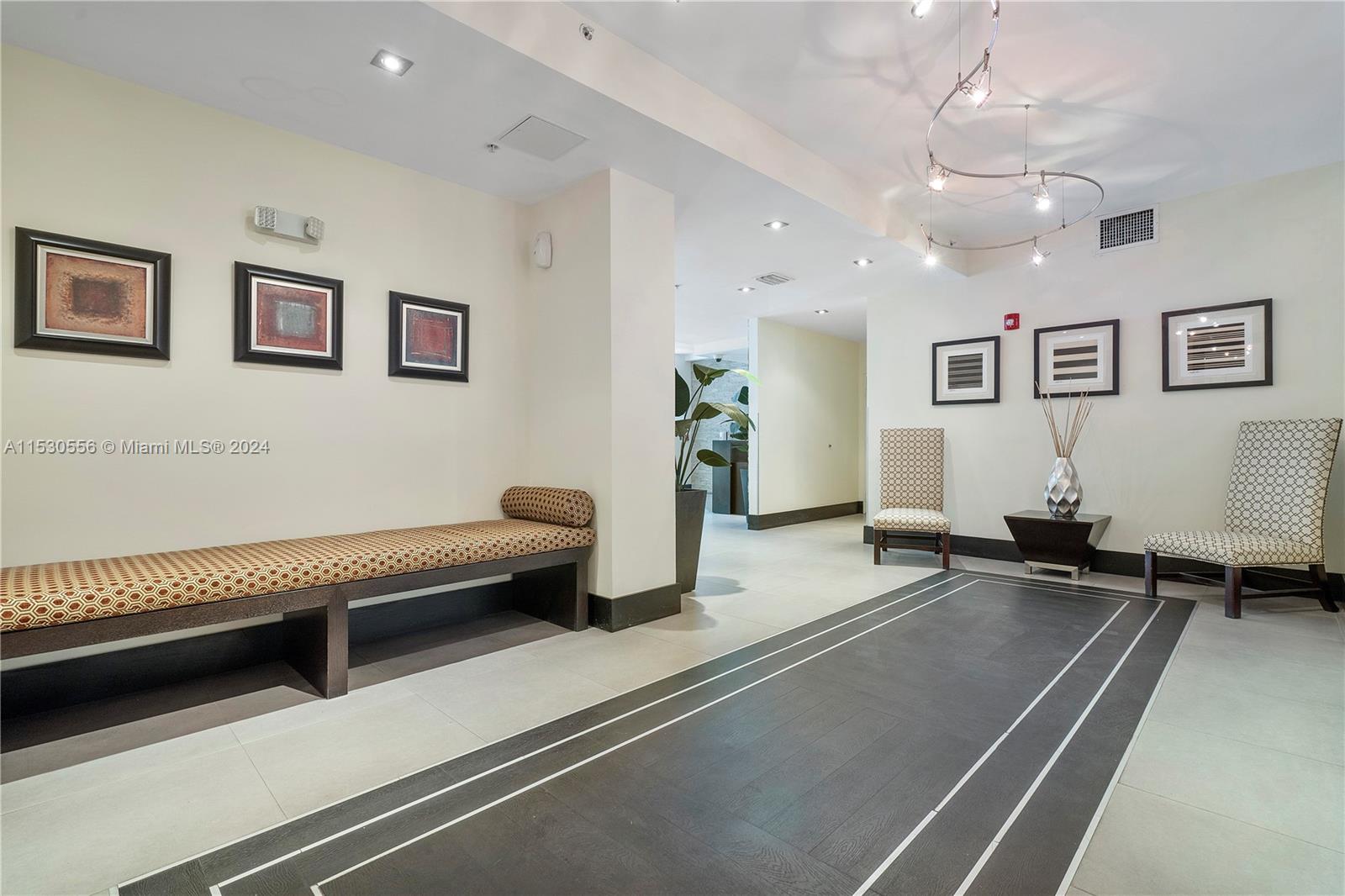 LOFTS AT MAYFAIR CONDO - Residential Lease