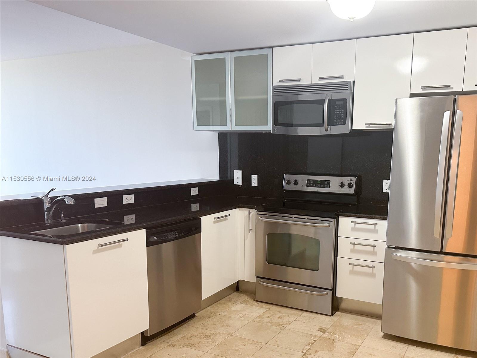 LOFTS AT MAYFAIR CONDO - Residential Lease