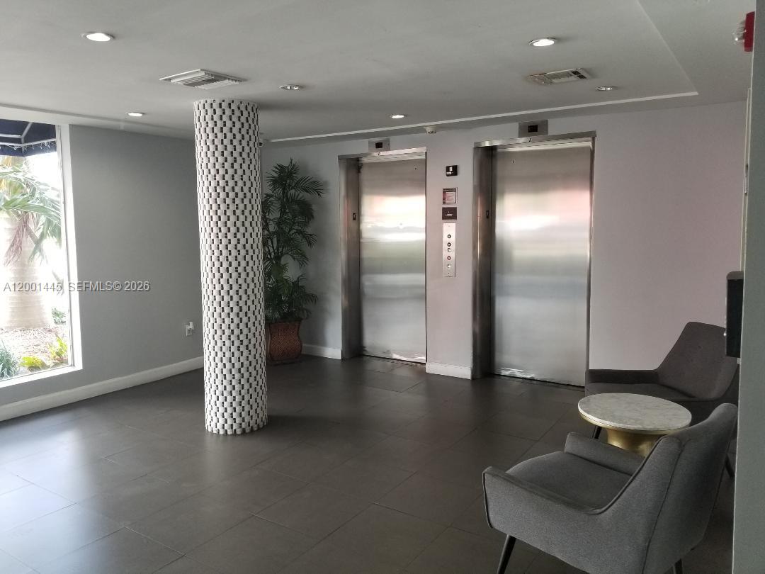Lincoln Towers Condominium - Residential