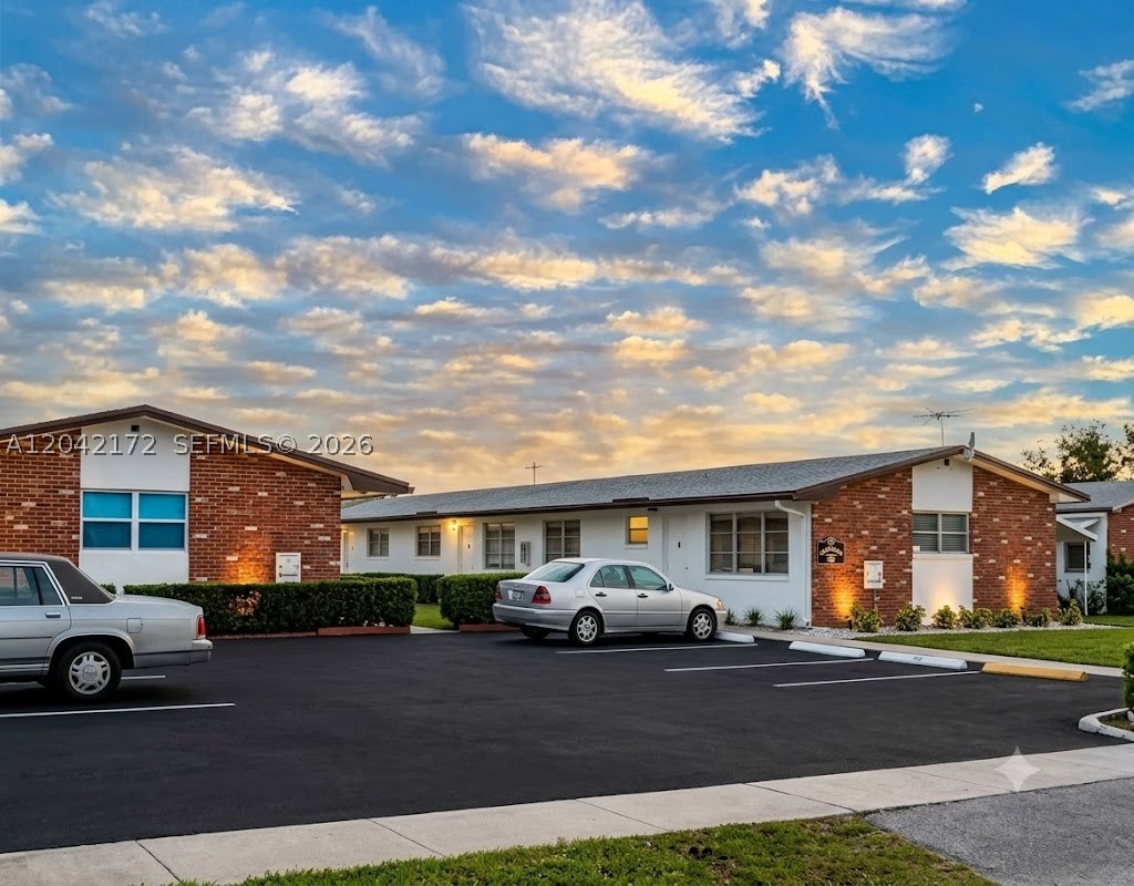 CORONET ACRES CONDO - Residential