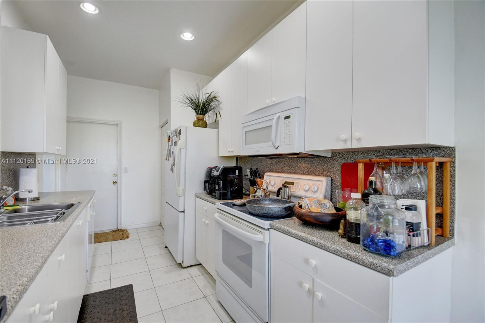 SEMINOLE ESTATES & TOWNHO - Residential