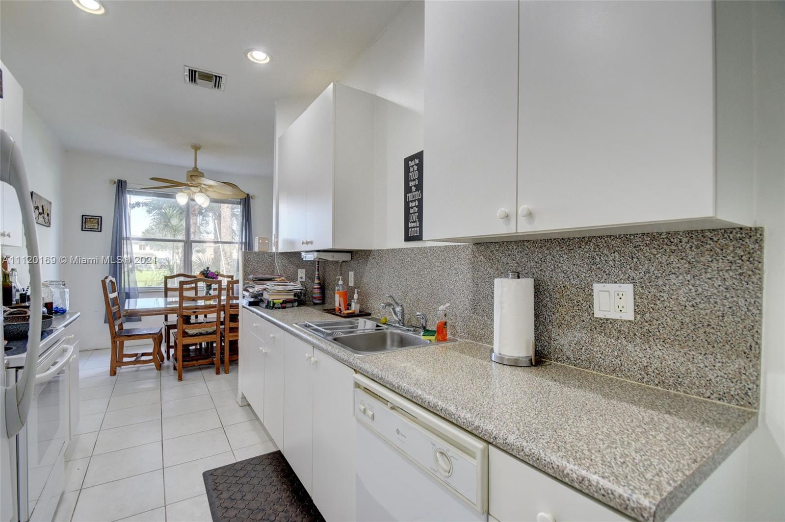 SEMINOLE ESTATES & TOWNHO - Residential