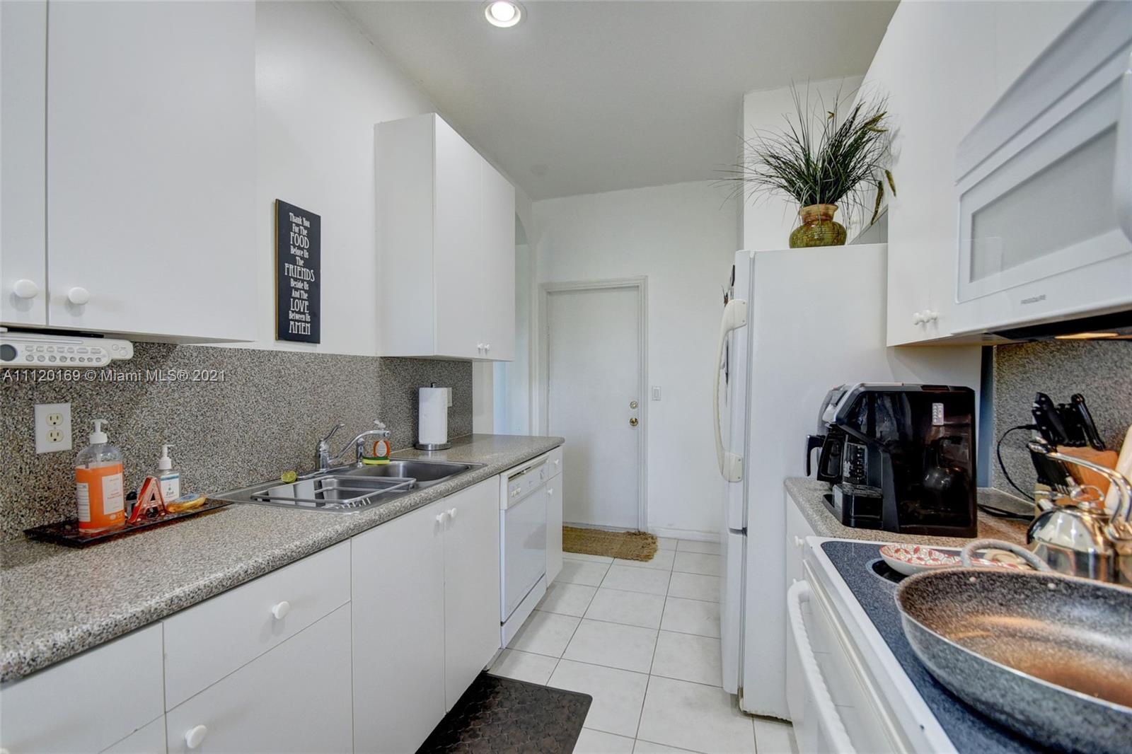 SEMINOLE ESTATES & TOWNHO - Residential