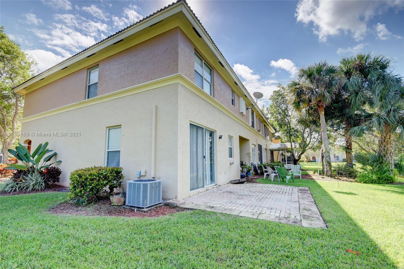 SEMINOLE ESTATES & TOWNHO - Residential