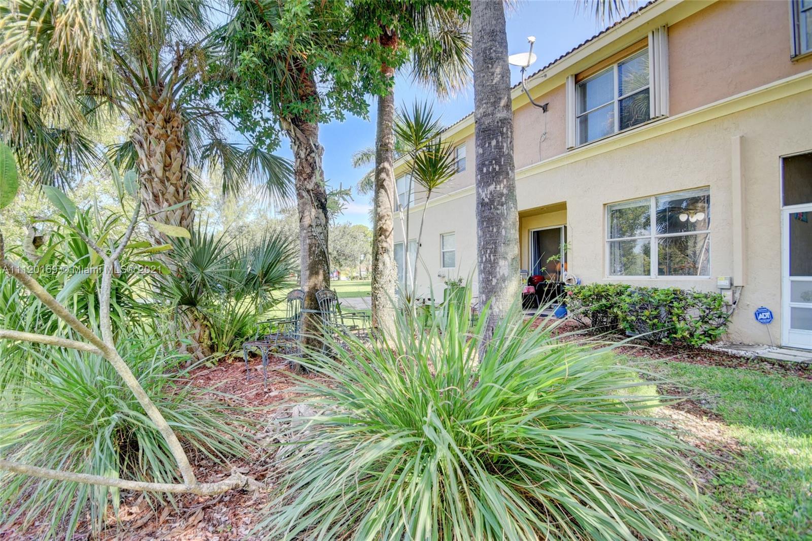 SEMINOLE ESTATES & TOWNHO - Residential