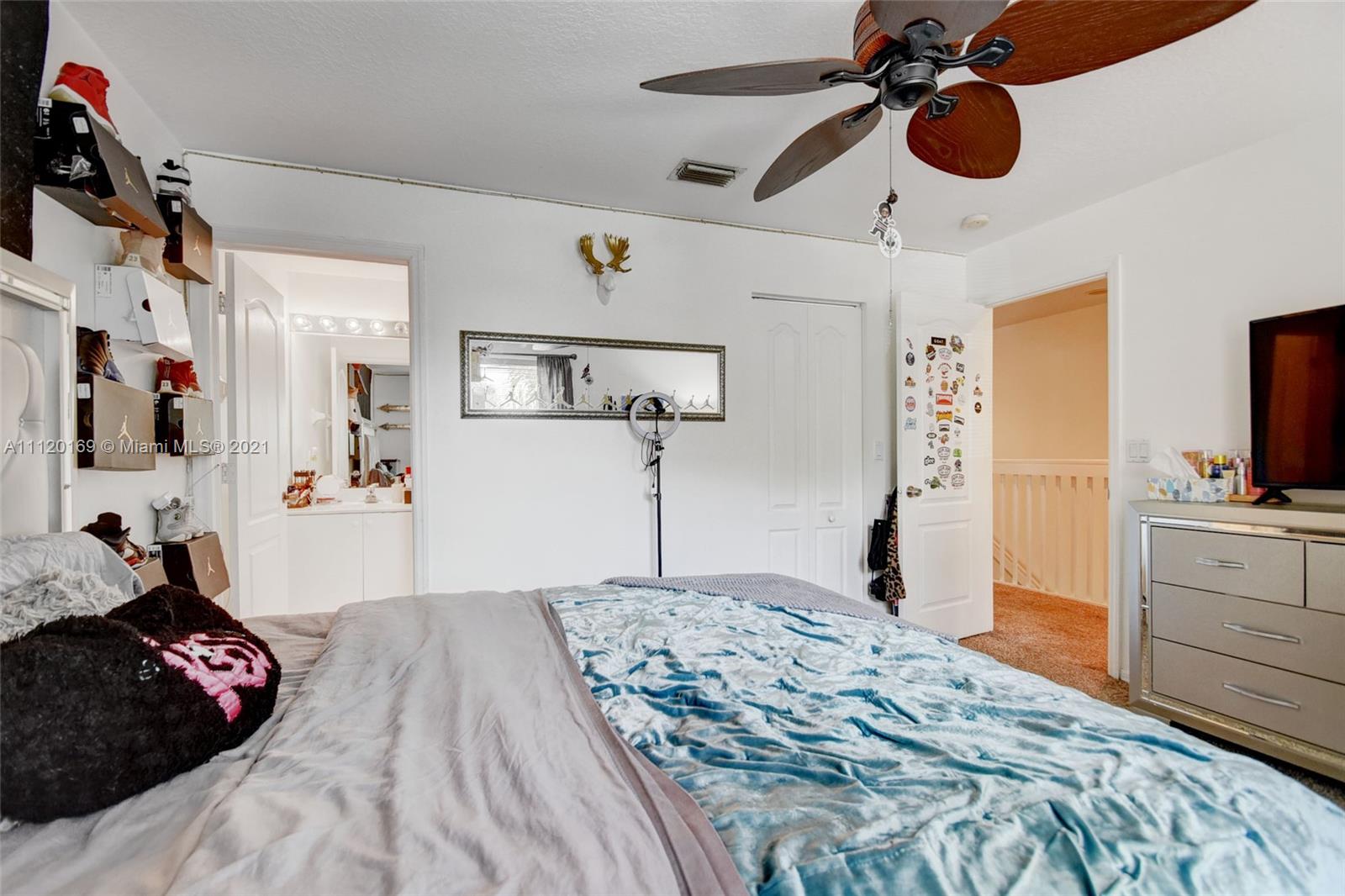 SEMINOLE ESTATES & TOWNHO - Residential