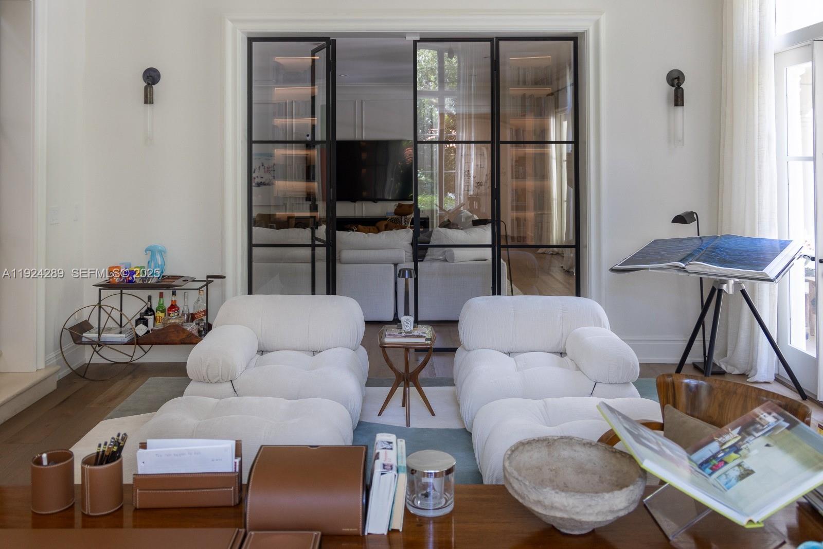 SANS SOUCI CORR PL OF 2ND - Residential