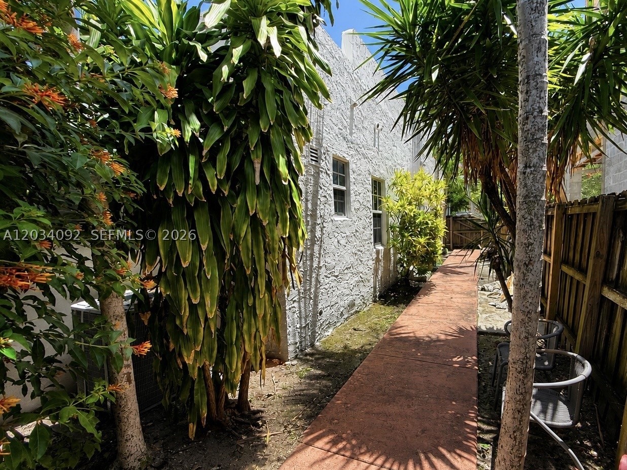 BRICKELL HAMMOCK UNIT NO - Residential Lease