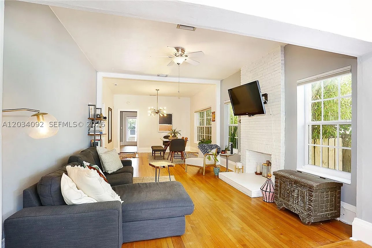 BRICKELL HAMMOCK UNIT NO - Residential Lease