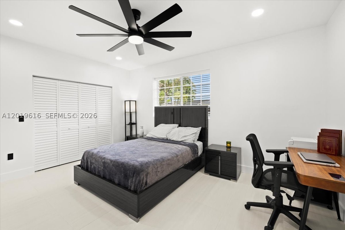 ENCHANTED LAKE SEC 6 - Residential Lease