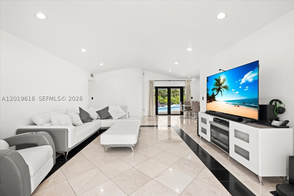 ENCHANTED LAKE SEC 6 - Residential Lease