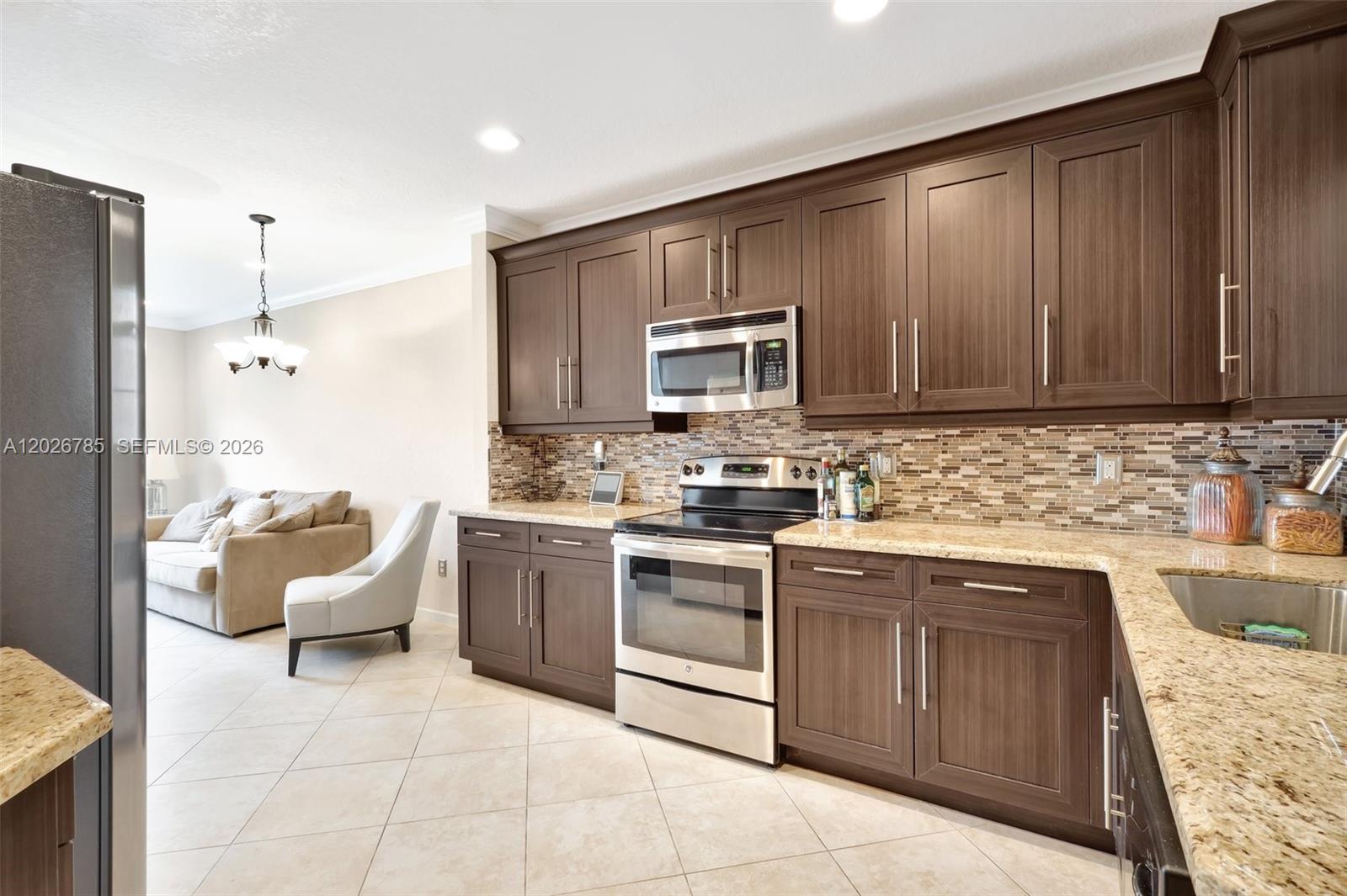 COLONY LAKE - Residential