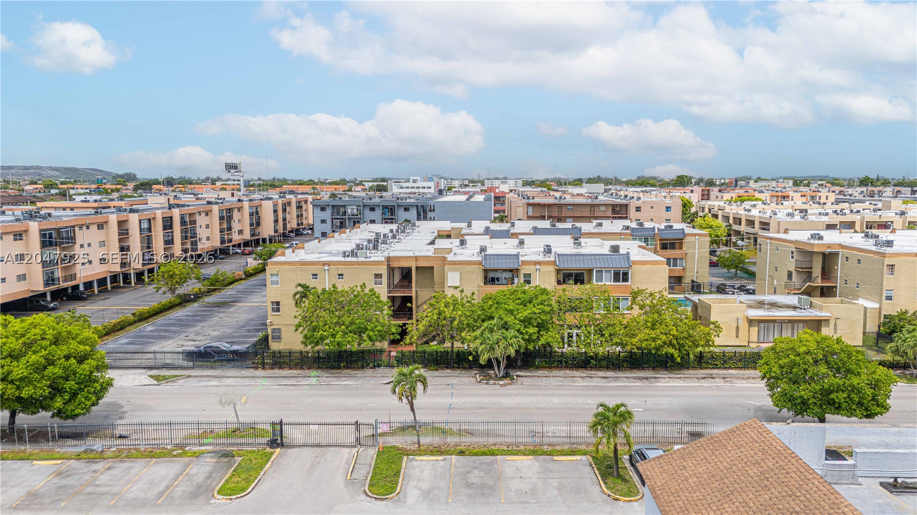 PALMETTO SPRINGS CONDO VI - Residential