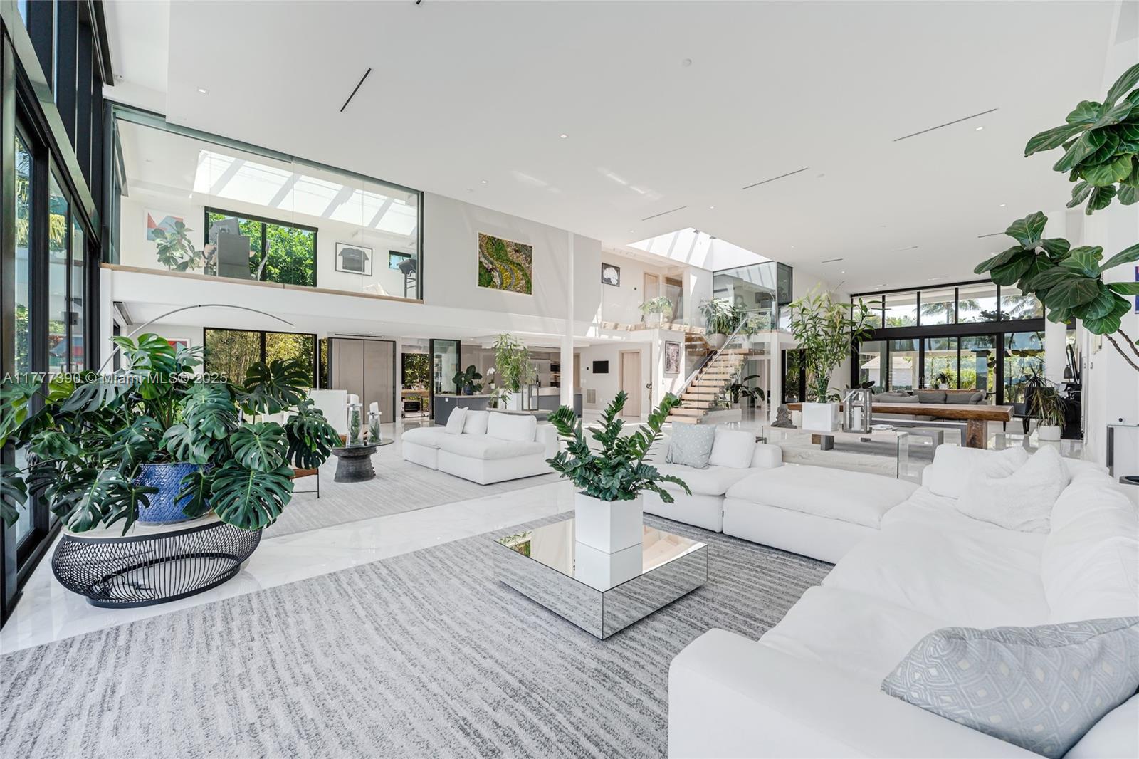 BISCAYNE POINT - Residential