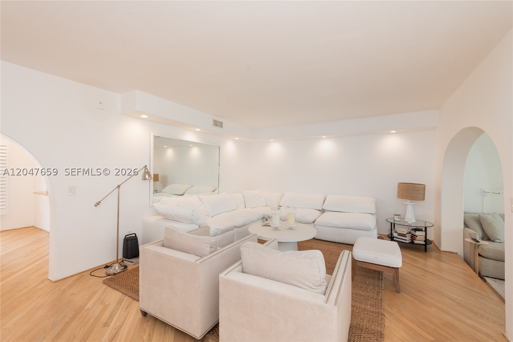 BEACH CLUB APTS CONDO - Residential Lease
