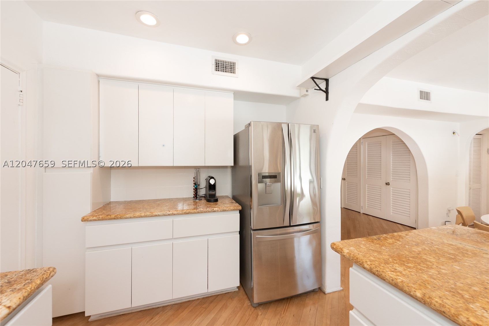 BEACH CLUB APTS CONDO - Residential Lease