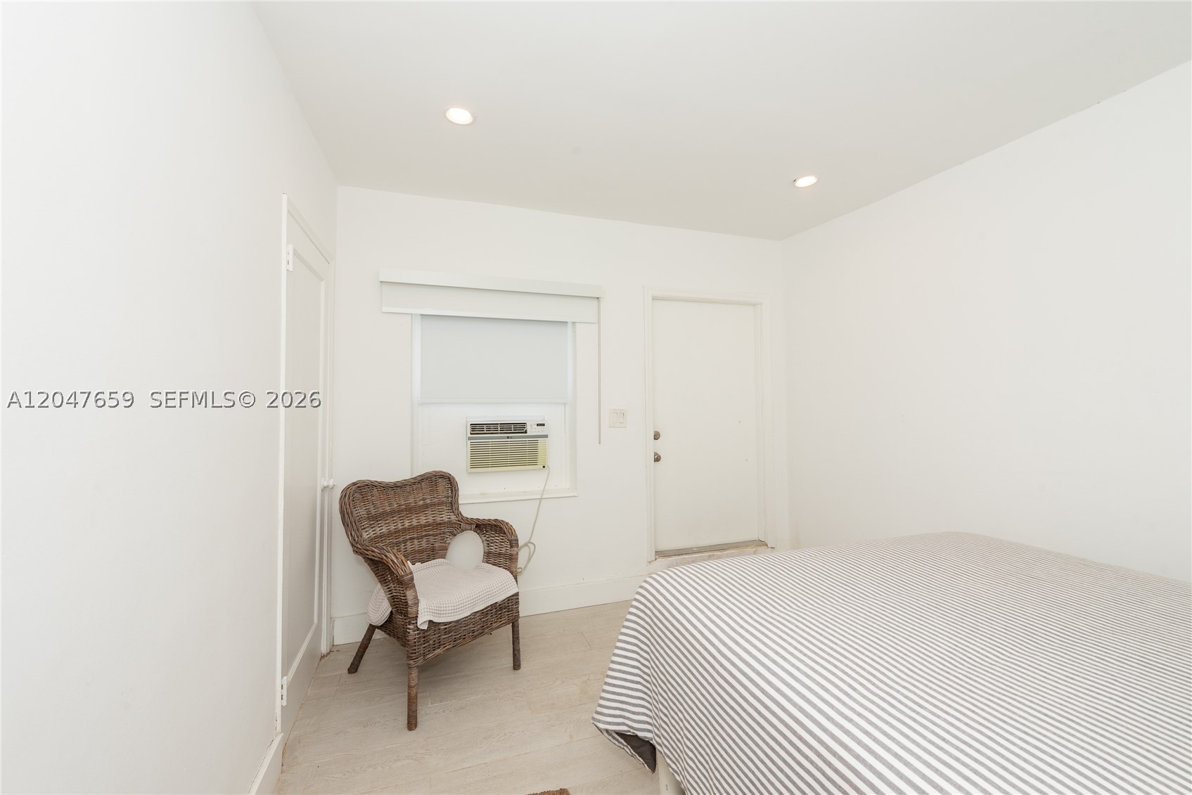 BEACH CLUB APTS CONDO - Residential Lease