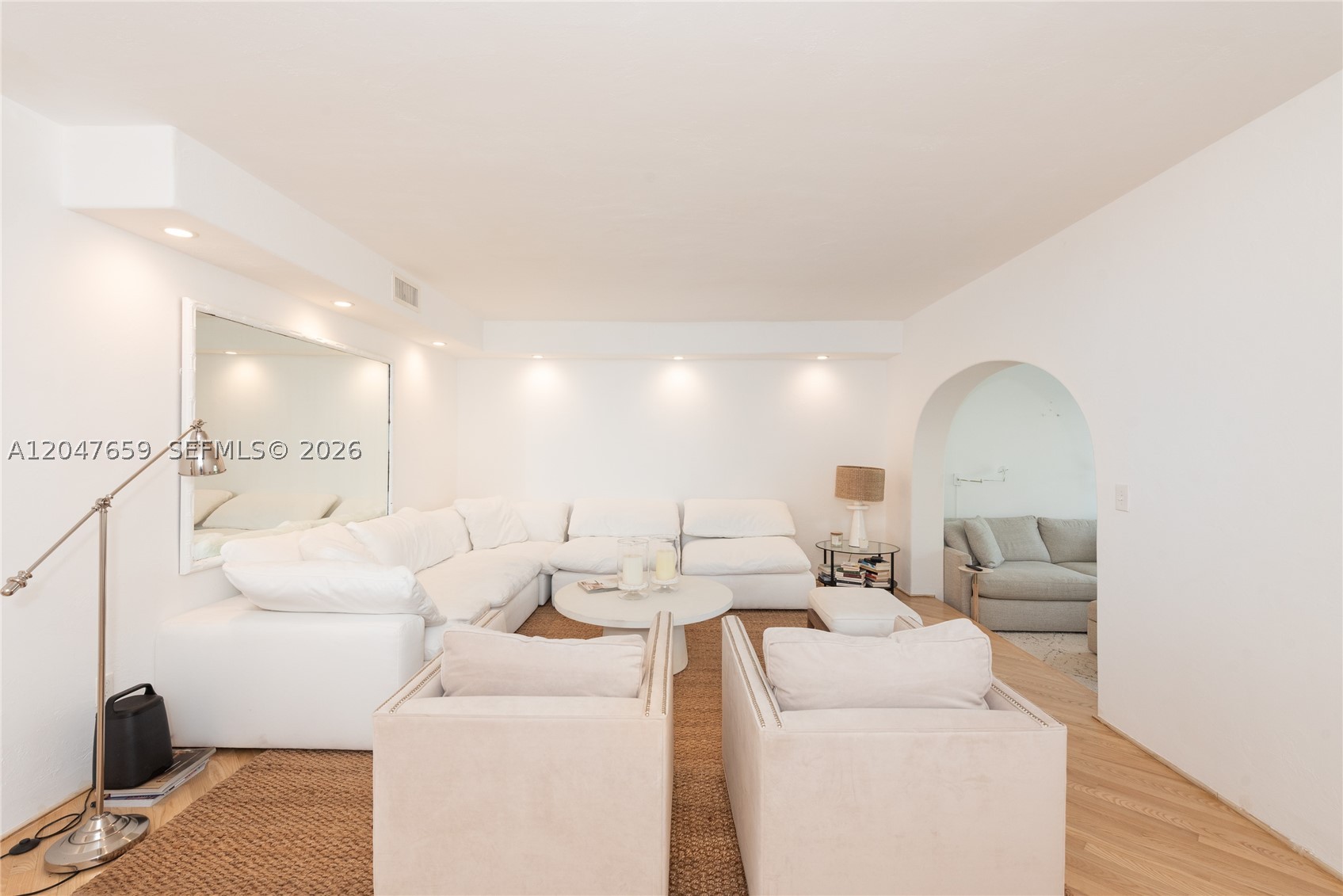 BEACH CLUB APTS CONDO - Residential Lease