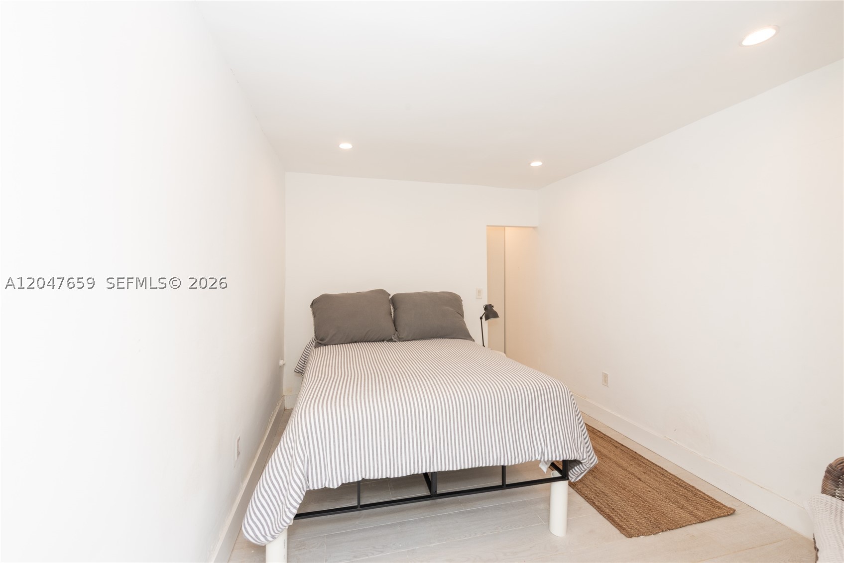 BEACH CLUB APTS CONDO - Residential Lease