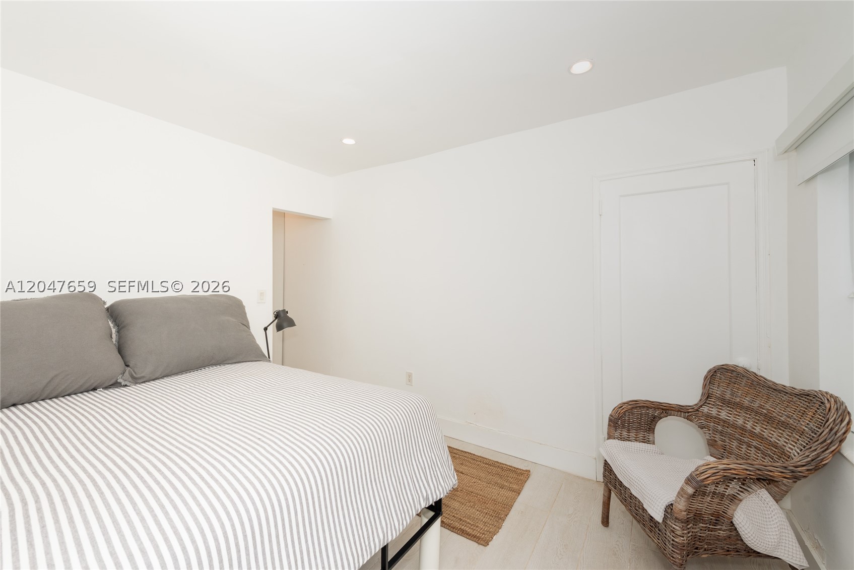 BEACH CLUB APTS CONDO - Residential Lease