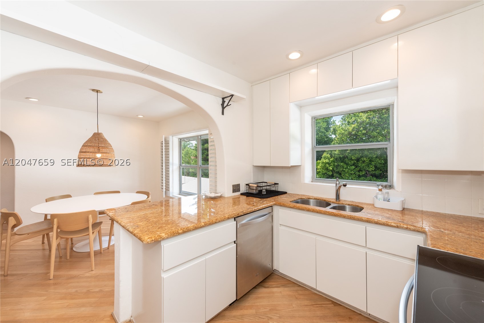 BEACH CLUB APTS CONDO - Residential Lease