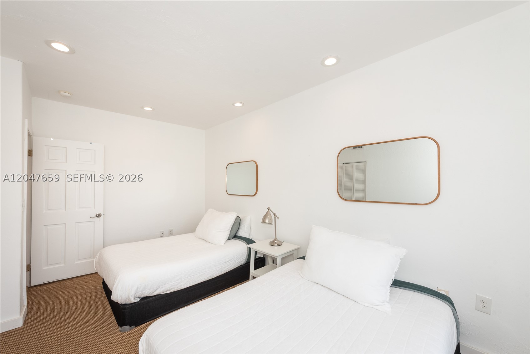 BEACH CLUB APTS CONDO - Residential Lease