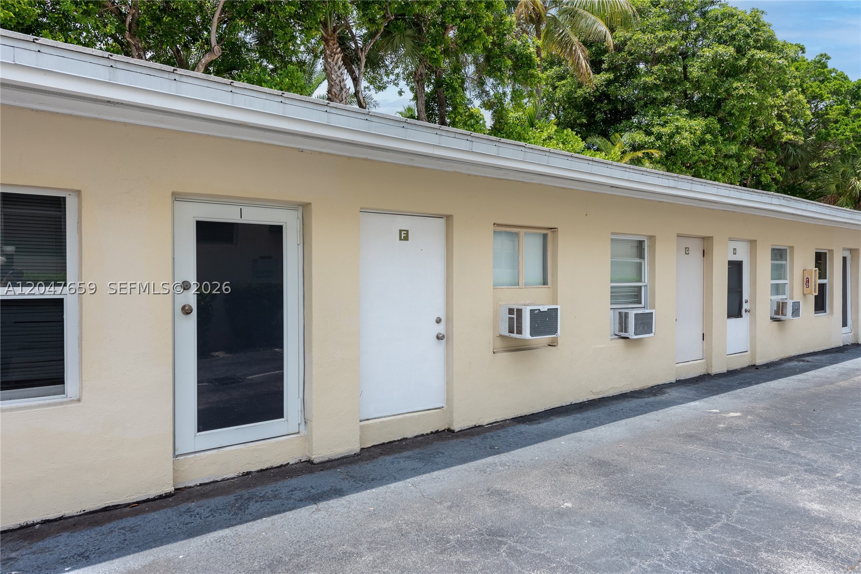 BEACH CLUB APTS CONDO - Residential Lease