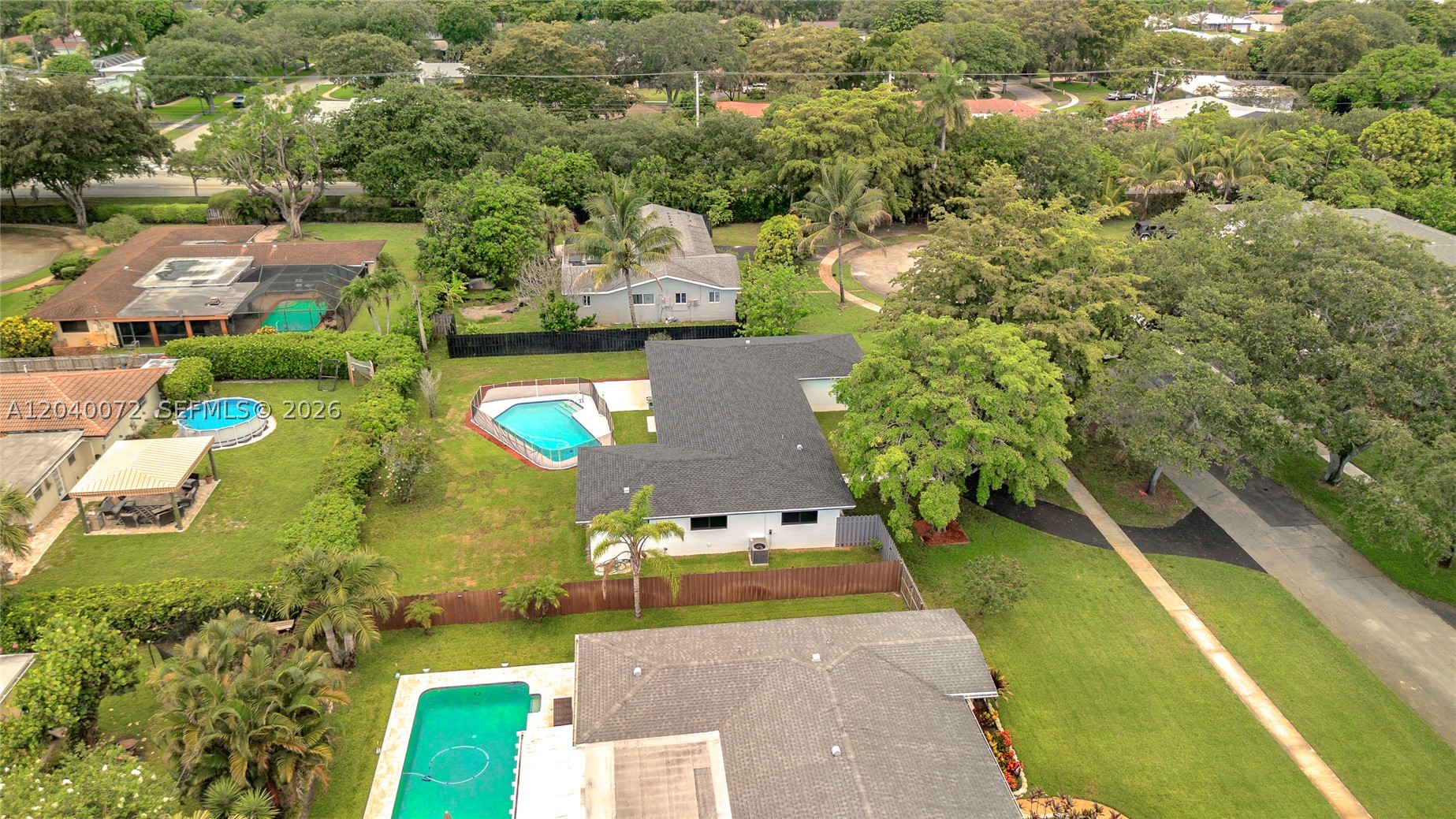 PLANTATION GARDENS SEC 5 - Residential