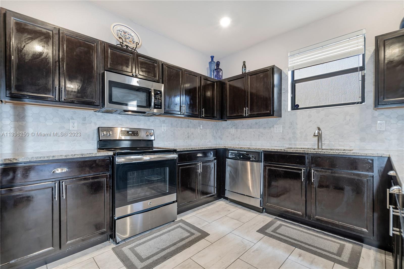 BARBADOS AT OASIS - Residential Lease