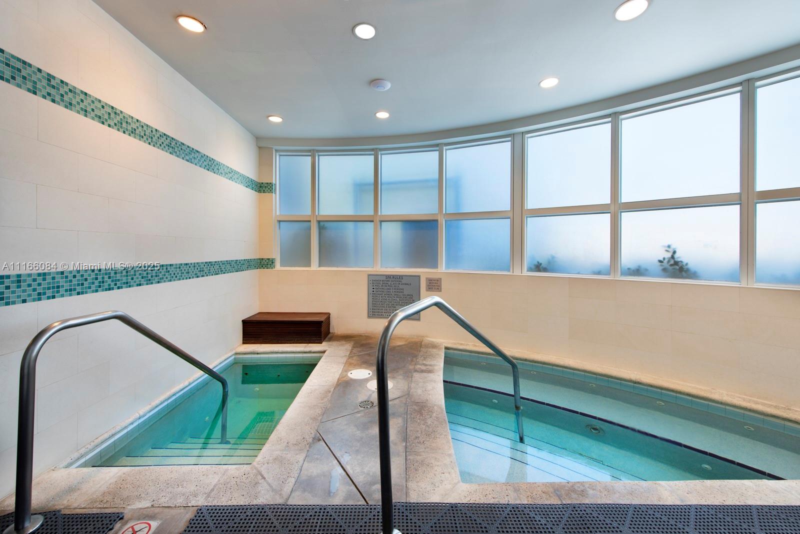 CONTINUUM ON SOUTH BEACH - Residential