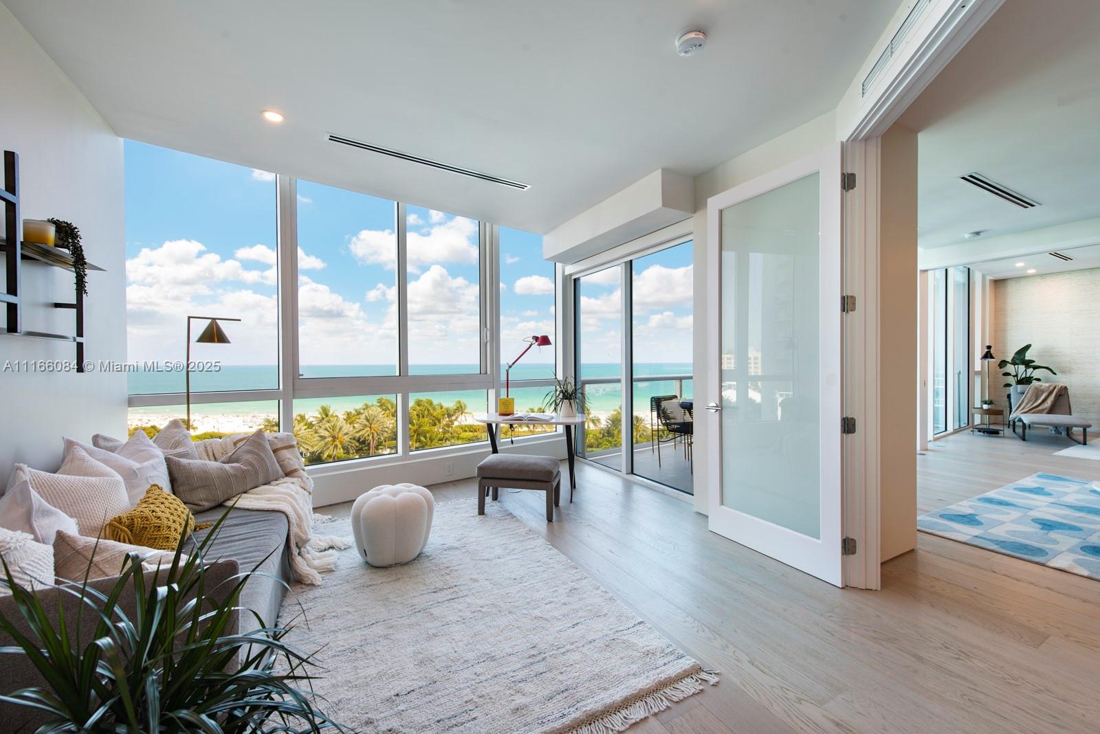 CONTINUUM ON SOUTH BEACH - Residential