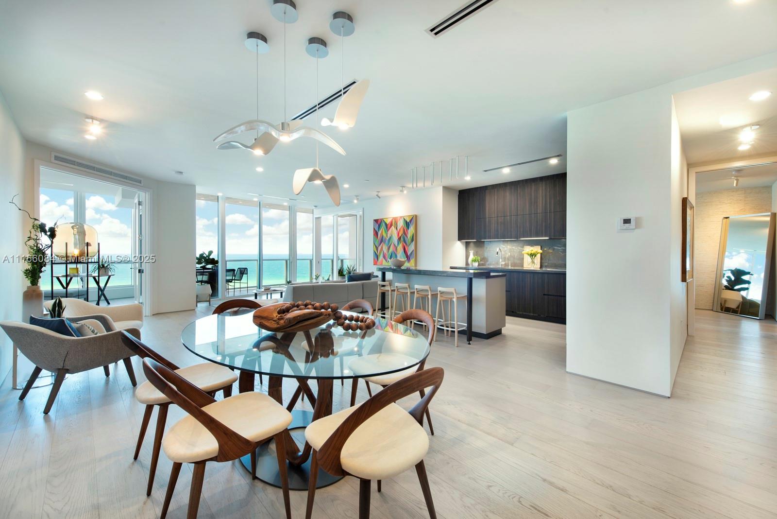 CONTINUUM ON SOUTH BEACH - Residential