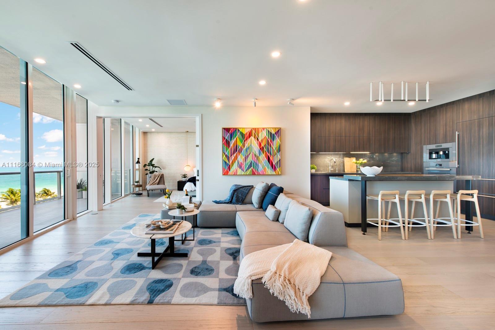 CONTINUUM ON SOUTH BEACH - Residential