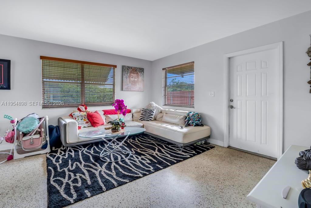 BREEZY ACRES - Residential Income