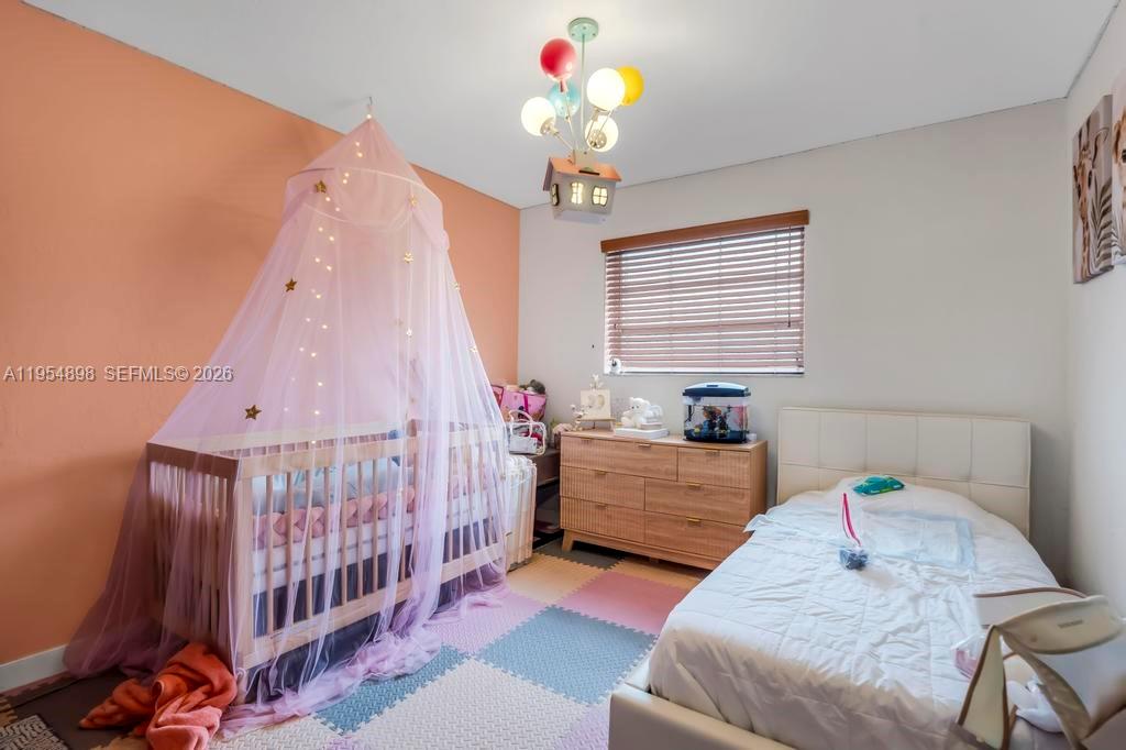 BREEZY ACRES - Residential Income