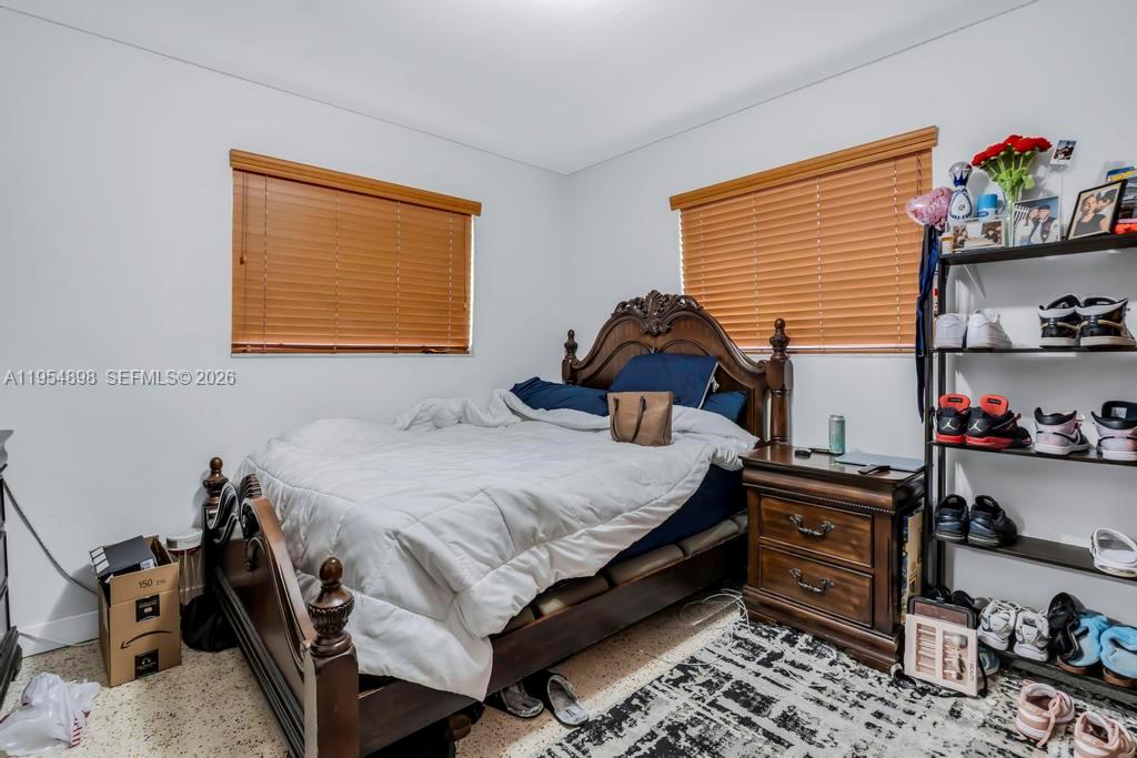 BREEZY ACRES - Residential Income