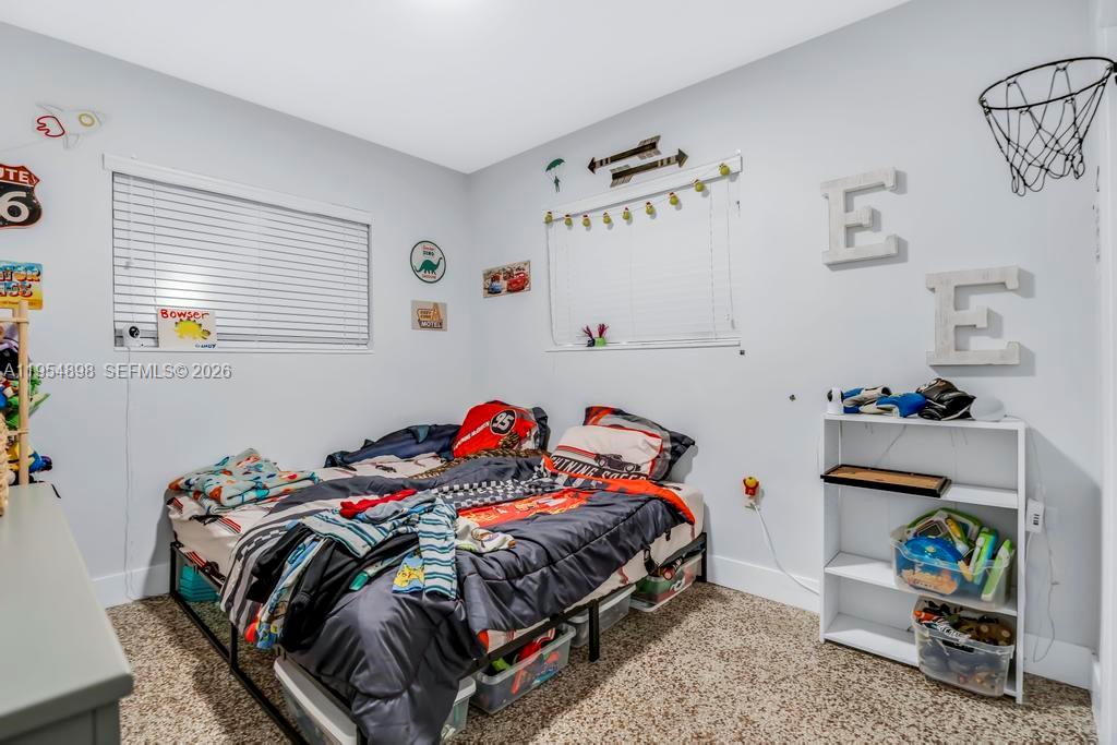 BREEZY ACRES - Residential Income