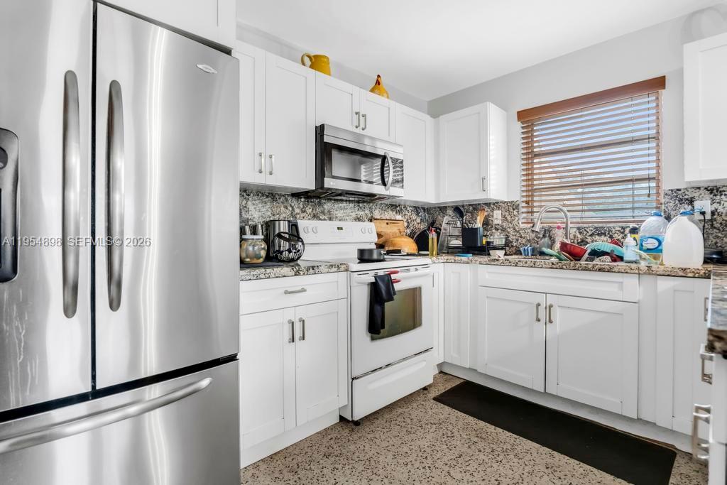 BREEZY ACRES - Residential Income