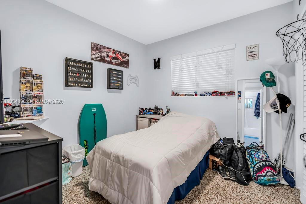 BREEZY ACRES - Residential Income
