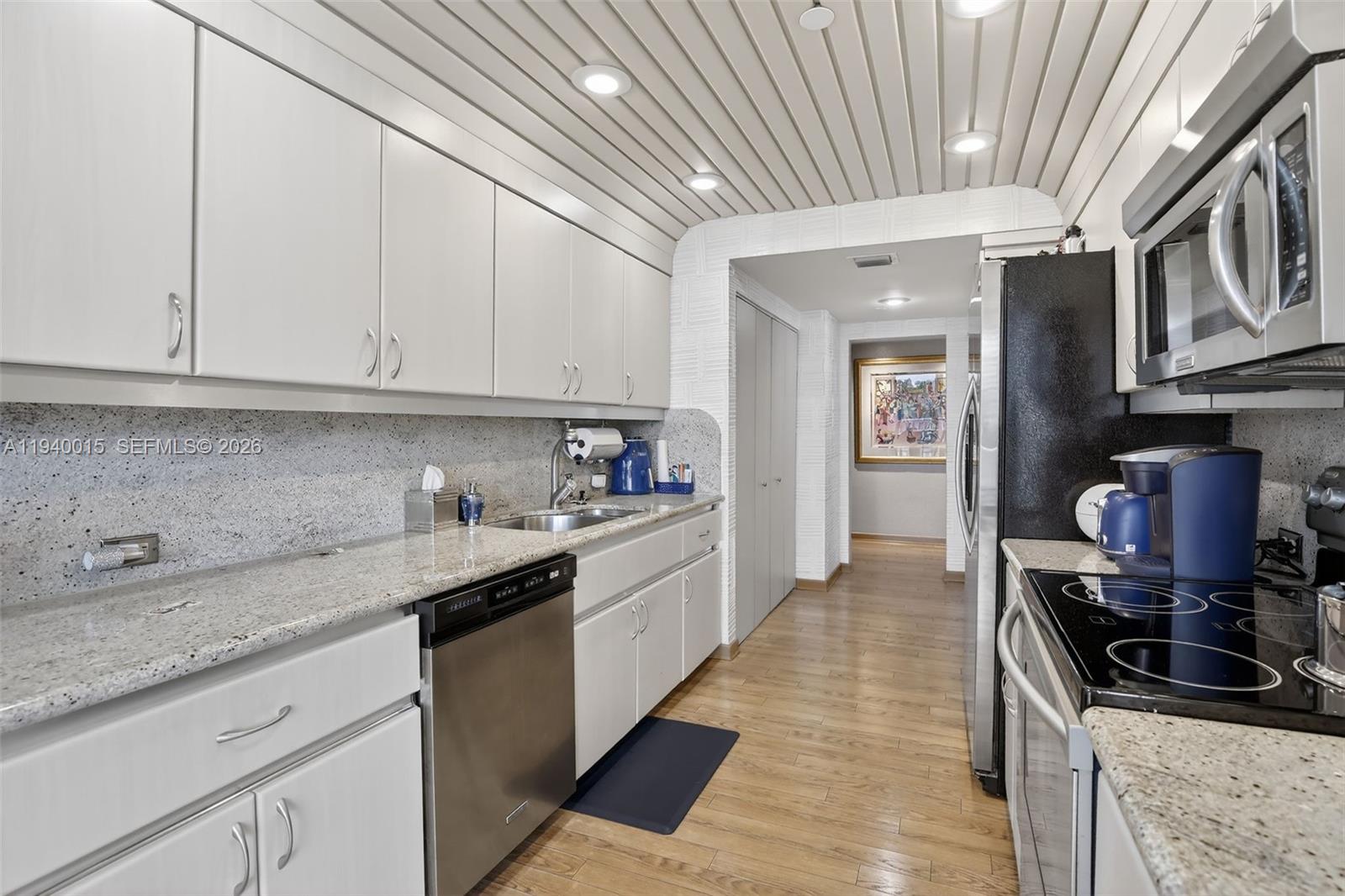 3000 ISL BLVD WILLIAMS IS - Residential