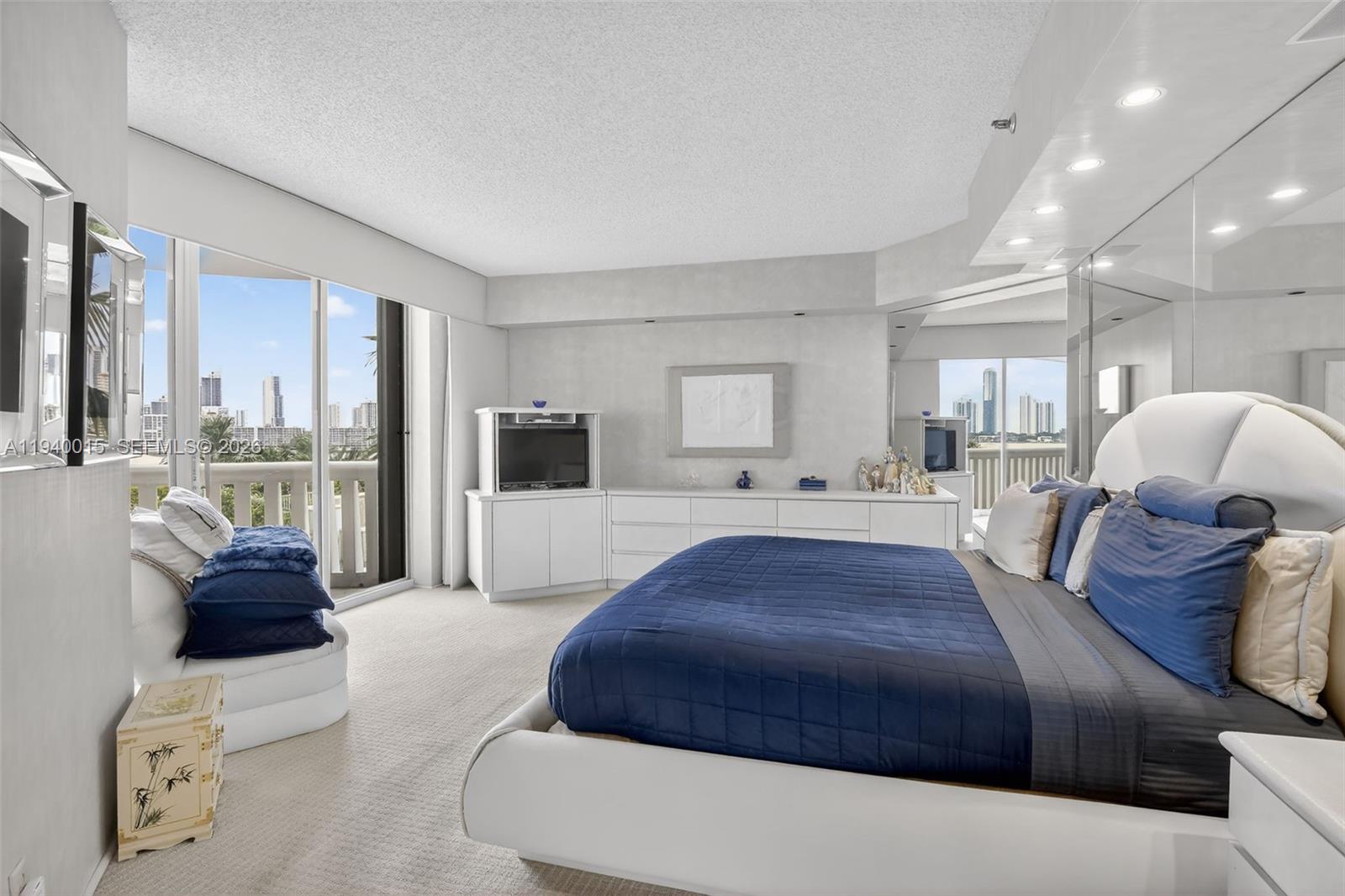 3000 ISL BLVD WILLIAMS IS - Residential