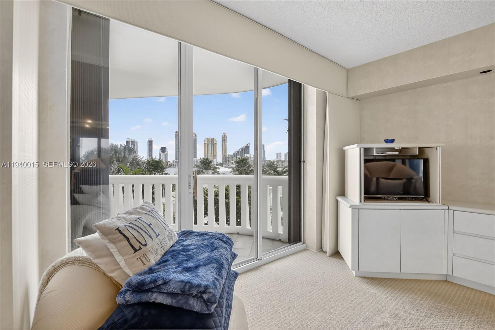 3000 ISL BLVD WILLIAMS IS - Residential