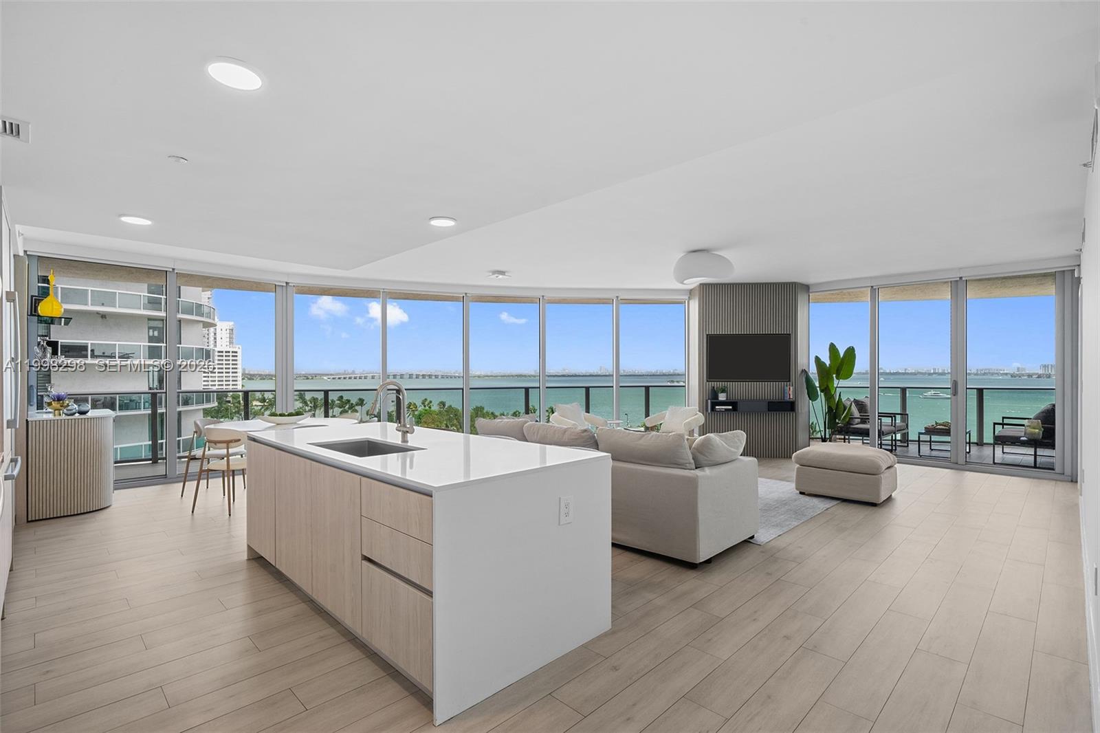 ARIA ON THE BAY CONDO - Residential