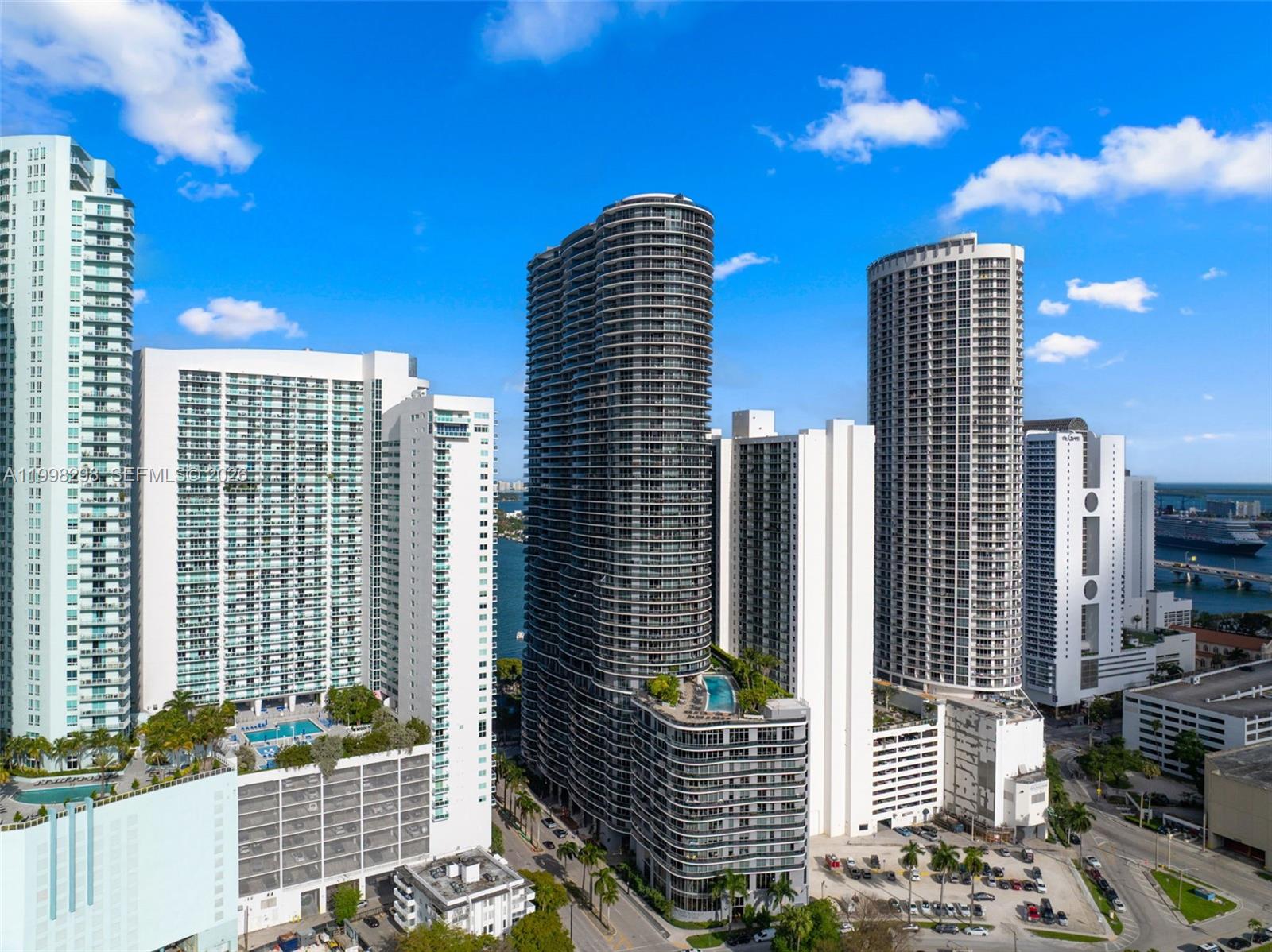 ARIA ON THE BAY CONDO - Residential