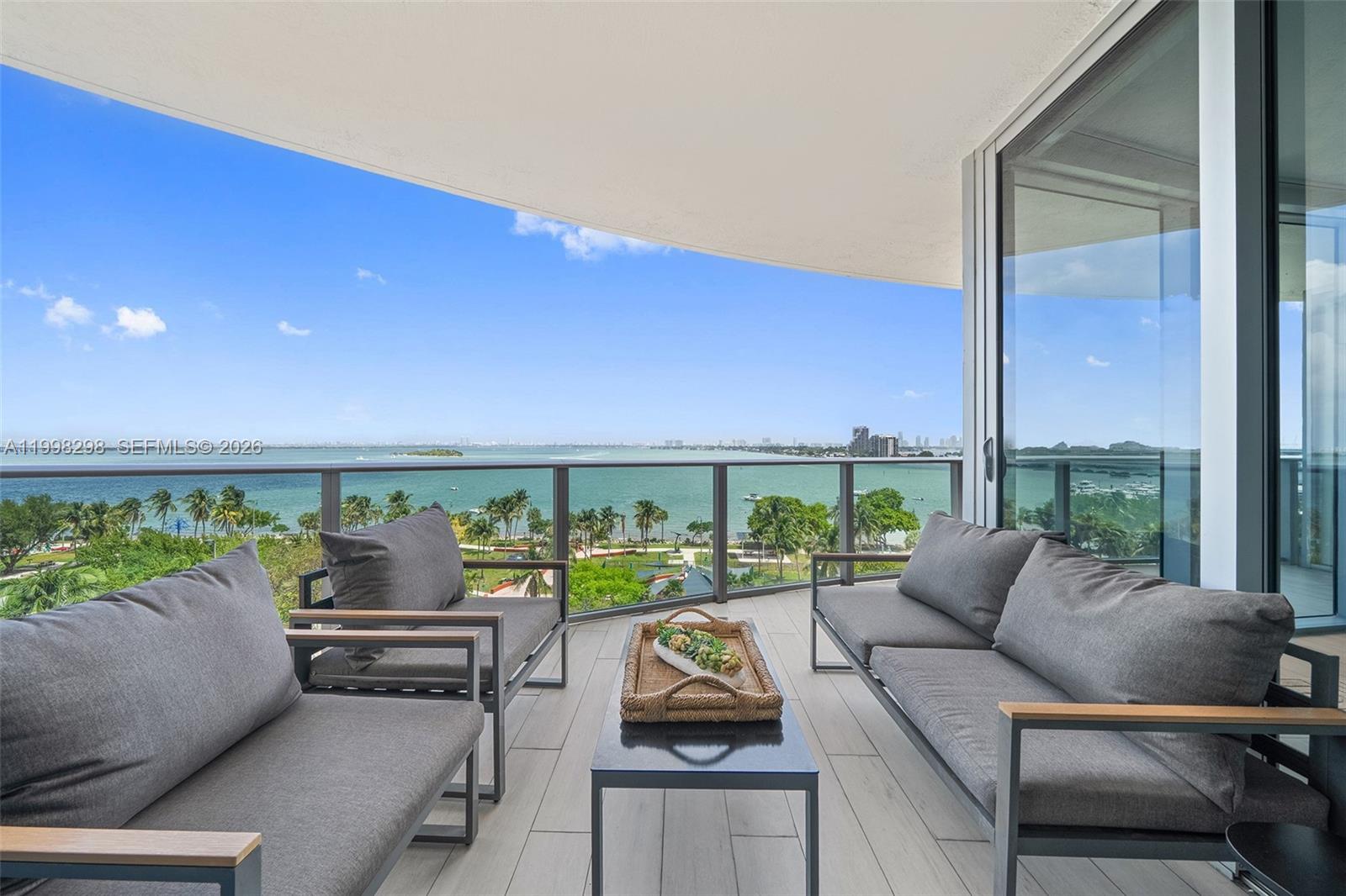 ARIA ON THE BAY CONDO - Residential