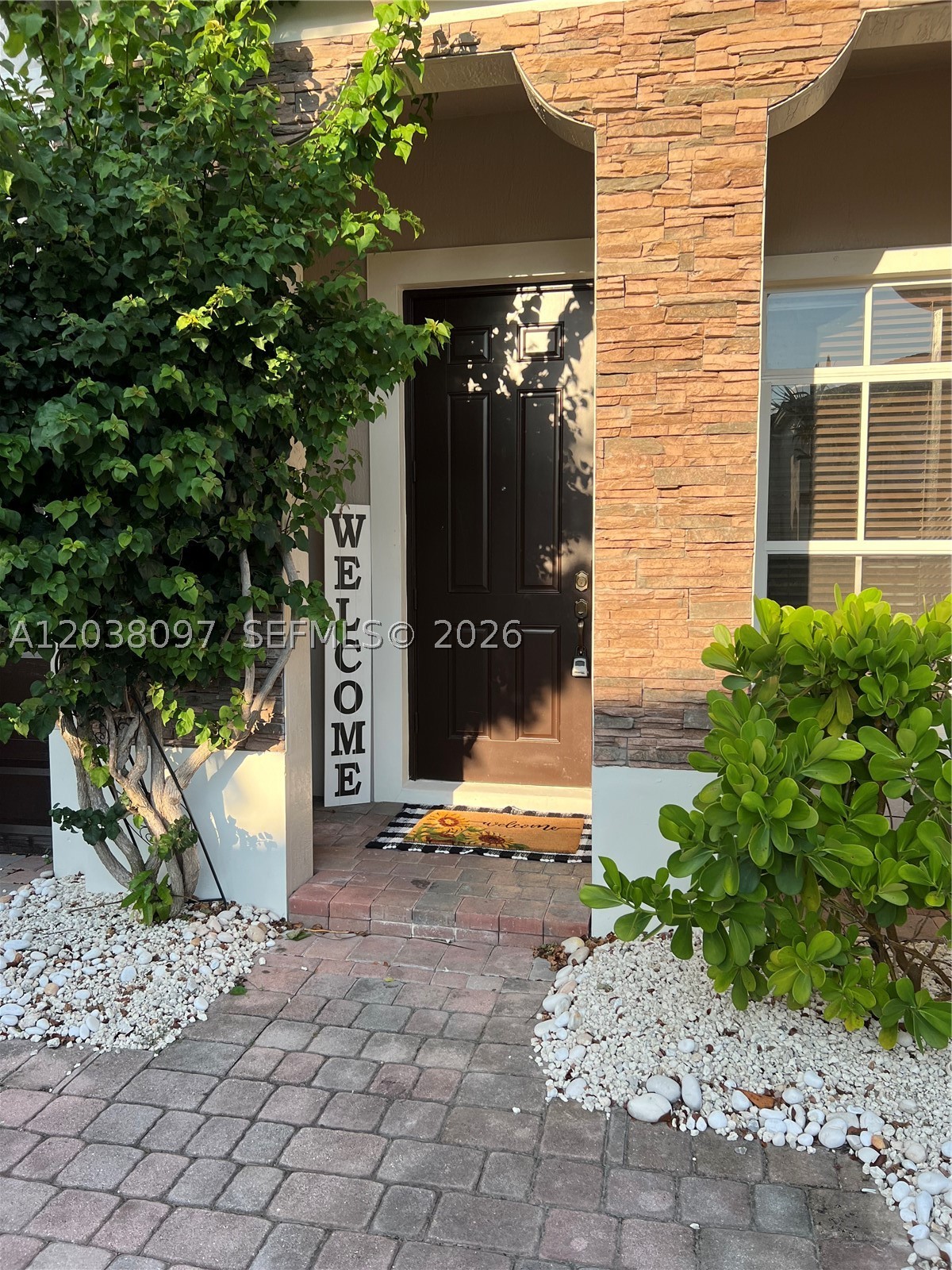 CORAL LAKES KINGDOM - Residential Lease