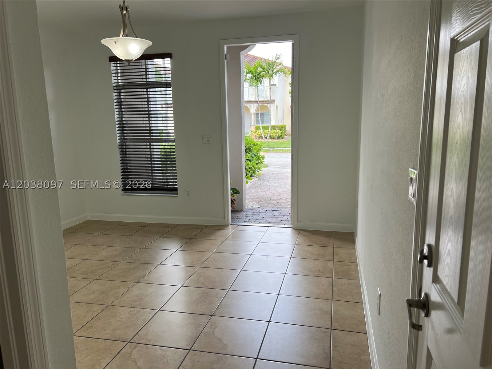 CORAL LAKES KINGDOM - Residential Lease